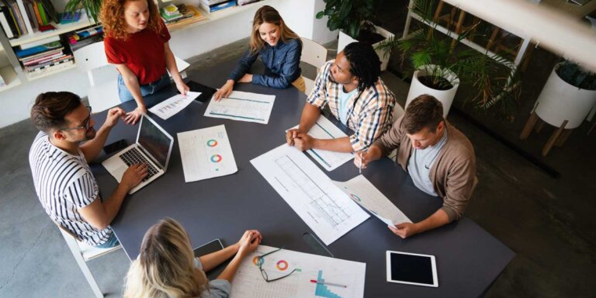 Why Local Knowledge Matters When Hiring a Freelance Web Designer in Singapore